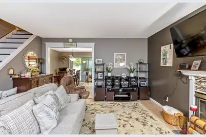 17 Stone Commons, Yaphank, NY 11980 - Photo 3