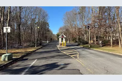 17 Stone Commons, Yaphank, NY 11980 - Photo 5