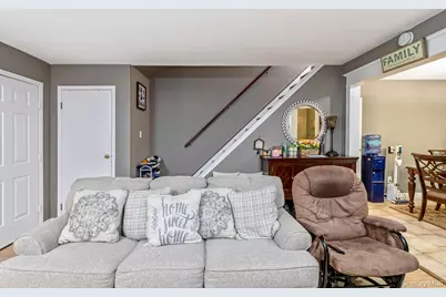 17 Stone Commons, Yaphank, NY 11980 - Photo 11
