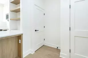 24 Lumber Rd, Roslyn, NY 11576 - Photo 23