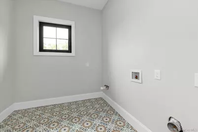 26 Bacon Road, Old Westbury, NY 11568 - Photo 31