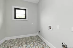 26 Bacon Rd, Old Westbury, NY 11568 - Photo 31