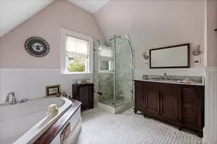 11 Demott Ave, Rockville Centre, NY 11570 - Photo 17