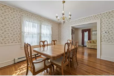 207 N Forest Avenue, Rockville Centre, NY 11570 - Photo 3