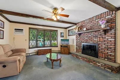 207 N Forest Avenue, Rockville Centre, NY 11570 - Photo 15