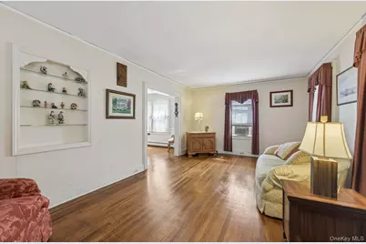 207 N Forest Avenue, Rockville Centre, NY 11570 - Photo 5