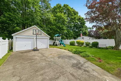 207 N Forest Avenue, Rockville Centre, NY 11570 - Photo 29