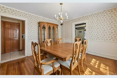 207 N Forest Avenue, Rockville Centre, NY 11570 - Photo 7
