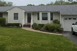 7 Edscho Ln, Commack, NY 11725 - Photo 3