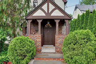 7 Huntwood Pl, Mount Vernon, NY 10552 - Photo 3