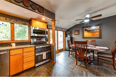 1603 Lad Avenue, Medford, NY 11763 - Photo 11