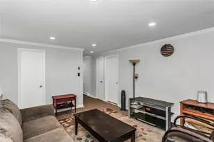 94 Union Pl, Lynbrook, NY 11563 - Photo 17
