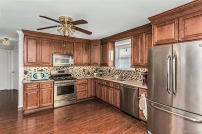 94 Union Place, Lynbrook, NY 11563 - Photo 9