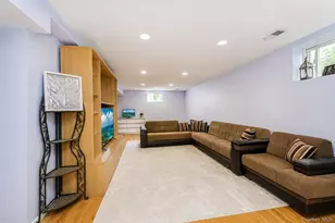 34 Putters Ct, New York, NY 10301 - Photo 19