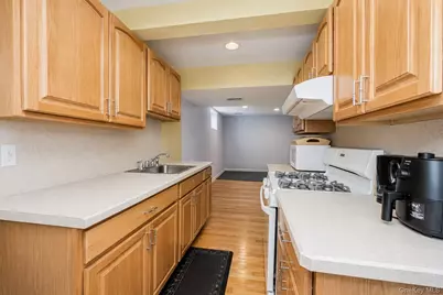 34 Putters Ct, New York, NY 10301 - Photo 23