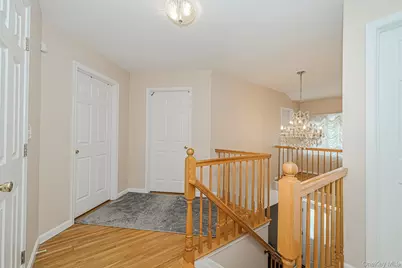 34 Putters Ct, New York, NY 10301 - Photo 25