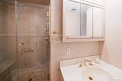 190 Lake Drive, Copiague, NY 11726 - Photo 19