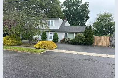 22 William Street, Copiague, NY 11726 - Photo 3