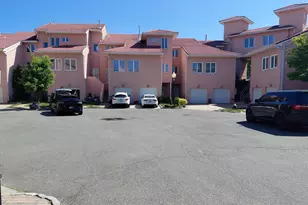 57 Harbour Ct, New York, NY 10308 - Photo 3