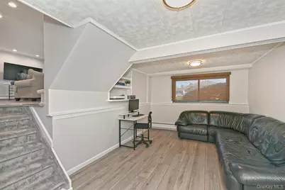 36 Lane Avenue, Plainview, NY 11803 - Photo 25