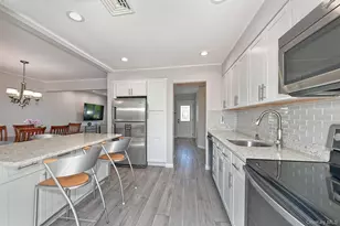 36 Lane Ave, Plainview, NY 11803 - Photo 13