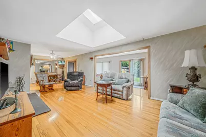 280 Deforest Road N, Dix Hills, NY 11746 - Photo 15