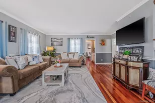 2 Sutton Pl, Massapequa, NY 11758 - Photo 13
