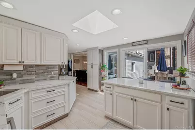 2 Sutton Place, Massapequa, NY 11758 - Photo 5