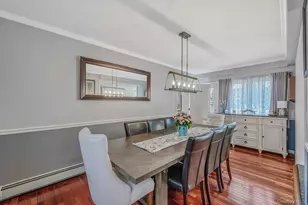 2 Sutton Pl, Massapequa, NY 11758 - Photo 9