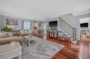 2 Sutton Pl, Massapequa, NY 11758 - Photo 15