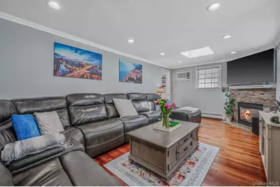 2 Sutton Place, Massapequa, NY 11758 - Photo 17