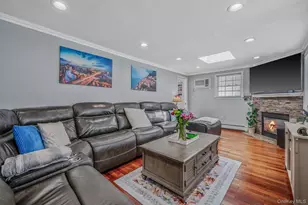 2 Sutton Pl, Massapequa, NY 11758 - Photo 17