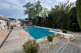 317 Herbert Pl, Bethpage, NY 11714 - Photo 5