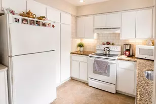 317 Herbert Pl, Bethpage, NY 11714 - Photo 9