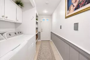 2571 Seymour Ave, Bronx, NY 10469 - Photo 15
