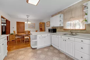 135 Centre Ave, Lindenhurst, NY 11757 - Photo 9