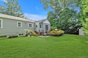 135 Centre Ave, Lindenhurst, NY 11757 - Photo 23