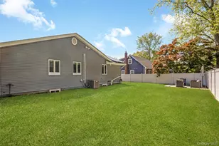 73 Ciro St, Huntington, NY 11743 - Photo 35