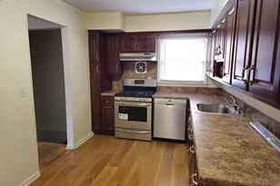 107 Union Ave, Lynbrook, NY 11563 - Photo 11