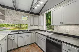 98 Mount Airy Road S, Croton on Hudson, NY 10520 - Photo 5