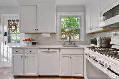 150 Parkview Place, Mount Kisco, NY 10549 - Photo 9