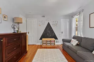 150 Parkview Pl, Mount Kisco, NY 10549 - Photo 11