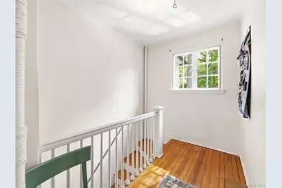 89 Bayview Avenue, Great Neck, NY 11021 - Photo 25