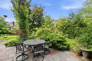 89 Bayview Ave, Great Neck, NY 11021 - Photo 29
