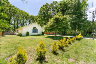 47 Suffolk Road, Hampton Bays, NY 11946 - Photo 3