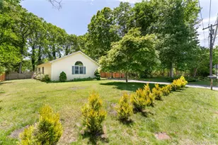 47 Suffolk Rd, Hampton Bays, NY 11946 - Photo 3