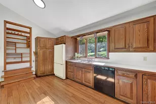 2 Merry Hill Rd, Poughkeepsie, NY 12603 - Photo 9