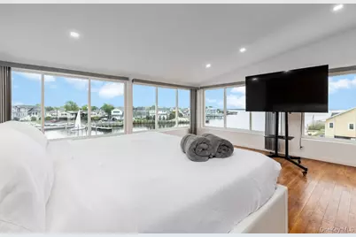 200 Clocks Boulevard, Massapequa, NY 11758 - Photo 13