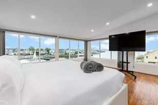 200 Clocks Blvd, Massapequa, NY 11758 - Photo 13