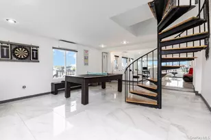 200 Clocks Blvd, Massapequa, NY 11758 - Photo 9